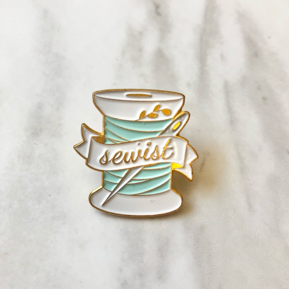 🎉 New Sewist Needle & Thread Enamel Pin